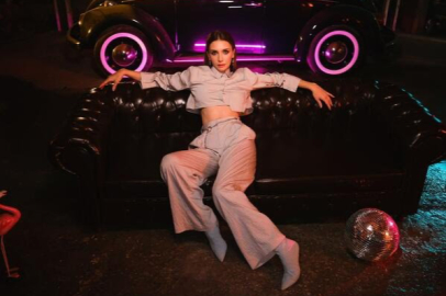 Şarkıcı Pınar Güsar ‘Sana Dair’i sevenleriyle buluşturdu