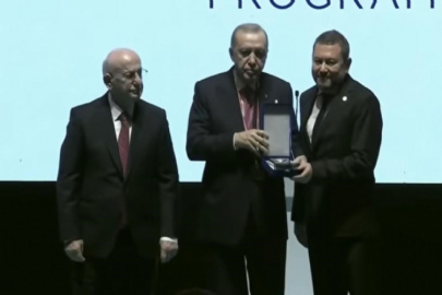 Erdoğan’dan İzmirli iş insanı Nazım Torbaoğlu’na anlamlı plaket
