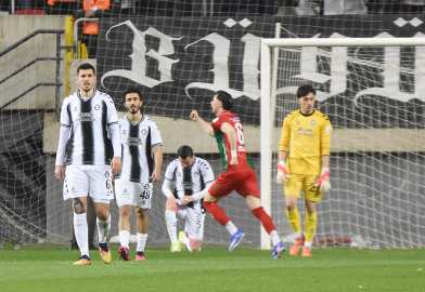 Altay zorlu virajlarda