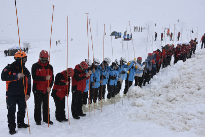 Bitlis’te 228 kişilik ekiple çığ tatbikatı