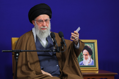 Hamaney'in 3 günlük cenaze töreni ertelendi