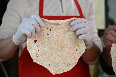 Manisa'da 75 yıllık ramazan geleneği; 'susamlı helva', 3 kuşakla yaşatılıyor