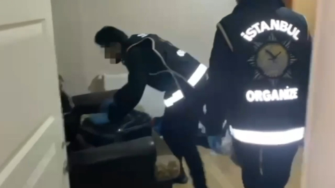 İstanbul- Pendik'te silah ticareti yapan 2 şüpheli yakalandı