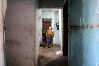 Hurdacı kadın, belediyeden aldığı gıda destek kartını Gazze’ye bağışladı