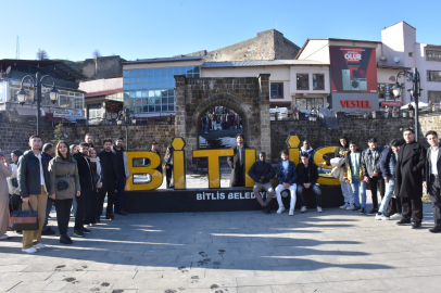Yurt dışından gelen öğrenciler, Bitlis’in tarihi mekanlarını gezdi
