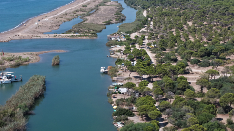 'Sahilkondu' ve barakalara yıkım süreci; lağımları nehri ve denizi kirletiyor