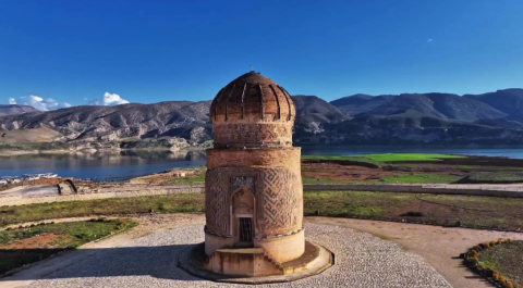 Hasankeyf’in tarihi yapıları ve manzarası dronla görüntülendi
