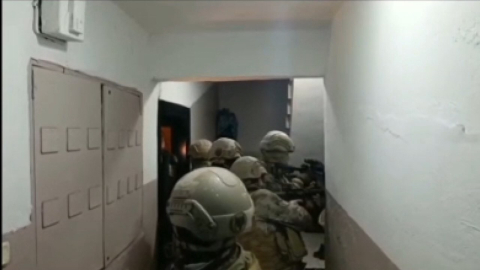 İstanbul- Beşiktaş'ta araç kiralama şirketinde 14 aracın kundaklanmasıyla ilgili 11 kişi gözaltına alındı -2 / Operasyon görüntüsü eklendi