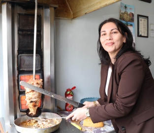 İlçede esnafın Fatma başkanının sloganı: Kadın eli, güçlü yönetim
