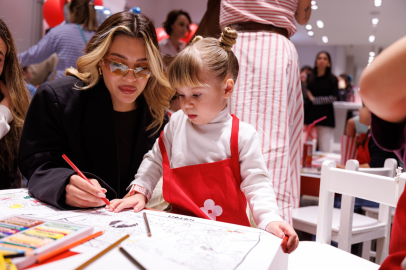 Koton’dan 23 Nisan’a “Neşe Ormanı” Dokunuşu: Çocukların Hayal Gücü Vitrine Taşındı