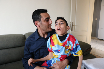 Seremoniye çıkma hayali gerçekleşen SP’li Halim’in babası: Mutluluğu her şeye bedeldi