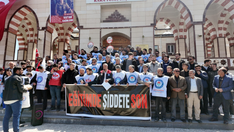 Kahramanmaraş’ta hayatını kaybeden öğretmen ve öğrenciler için gıyabi cenaze namazı kılındı