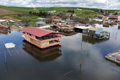 Baraj kapakları açıldı, boşaltılan 10 ev su altında kaldı / Ek fotoğraflar