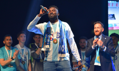 Erzurumspor FK şampiyonluğu taraftarlarıyla kutladı / Metin ve fotoğraf eklendi