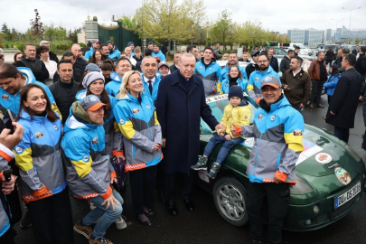 Cumhurbaşkanı Erdoğan, İpek Yolu Rallisi katılımcıları ile buluştu