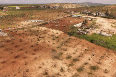 Gaziantep’te, fırtınada ağaçların devrildiği fıstık bahçelerindeki hasar dronla görüntülendi