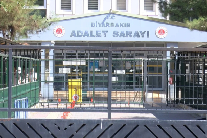 Profesöre ‘bıçak parası’ davası