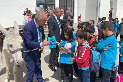 ‘Eşekle Gelen Dostoyevski’ projesiyle 25 ilde 16 bin çocuğa ulaştı