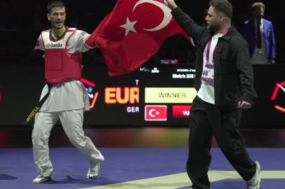 Yusuf Yünaçtı, Avrupa Para Tekvando Şampiyonası'nda altın madalya kazandı