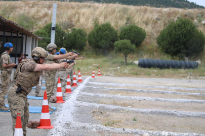 İzmir Foça'da 'Jandarma Piyade Tüfeği ve Tabanca Atış Yarışması' başladı