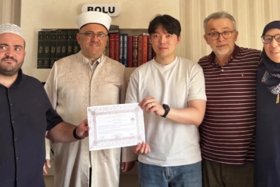 İslam’ı araştıran Güney Koreli Seungjın Hong, Müslüman oldu