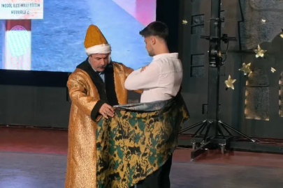 900 yıllık gelenekle mezun oldular 