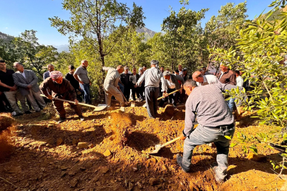 Eşi tarafından öldürülen kadın ile 2 kardeşi ve annesi yan yana toprağa verildi