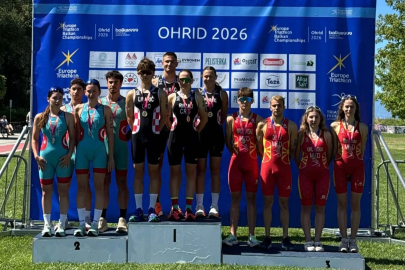İzmir'e Balkan Triatlon Şampiyonası'nda gümüş madalya