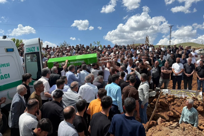 Minibüs ile kamyon çarpıştı: 3 ölü, 2 yaralı (3)