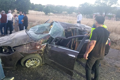 Diyarbakır'da takla atan otomobildeki anne ve oğlu öldü, 4 kişi yaralandı
